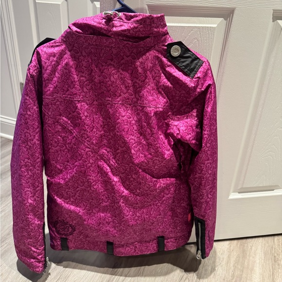 Betty Rides Snow Jacket - Picture 2 of 3